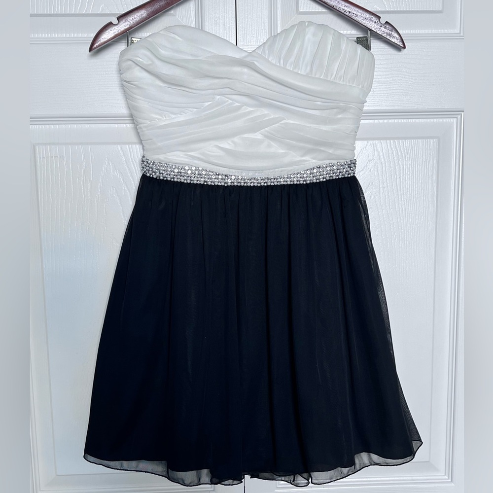 Sequin Hearts Formal Strapless Black and White Dress-Size 9